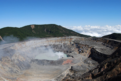 Foto del crater del volcan Poas por Daniel Borman