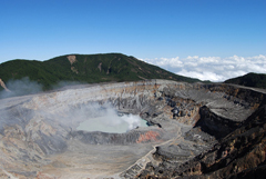 Poas volcano crater by Daniel Borman